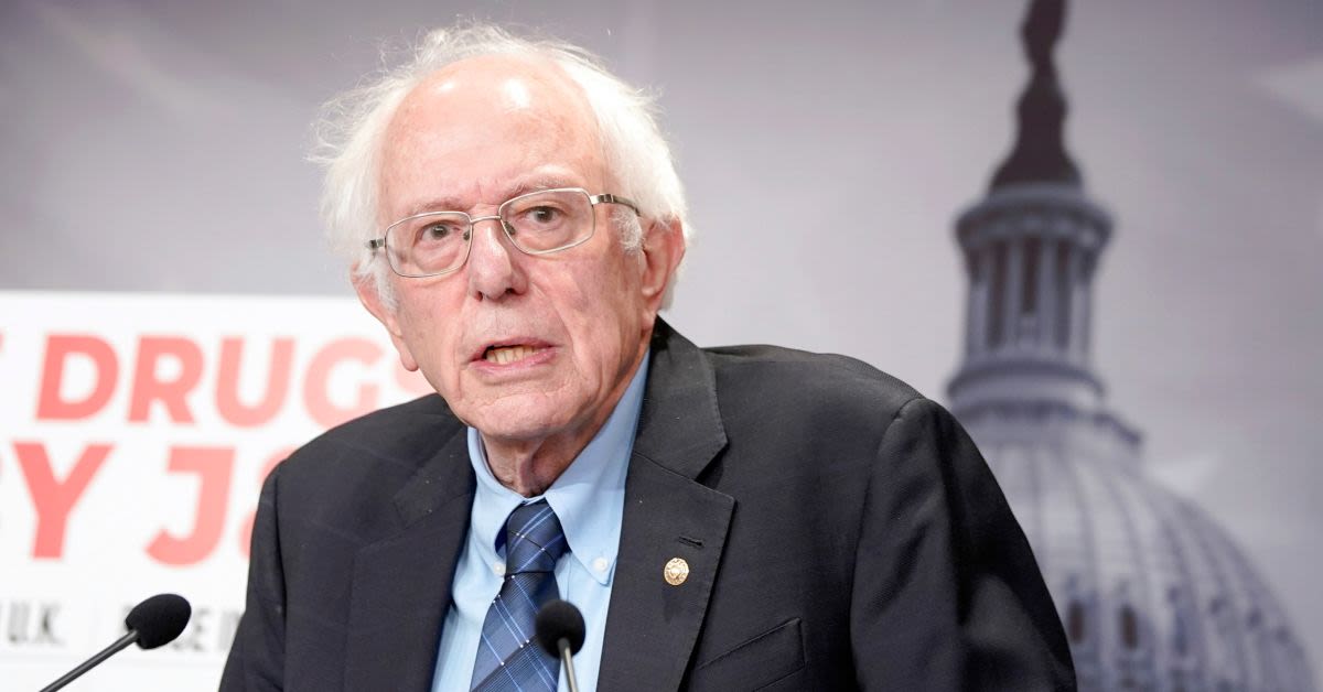 Bernie Sanders Squirms When Asked About His Old Tulsi Gabbard RantsWatch The Awkward Disaster!