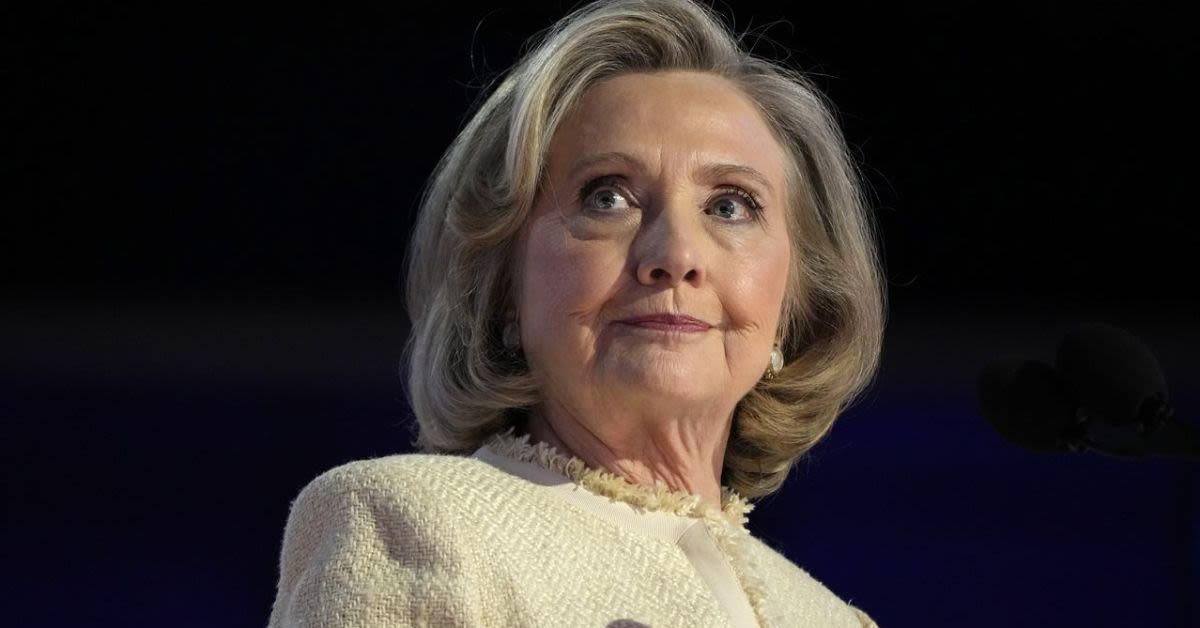 Hillary Clinton Urges Intel Bureaucrats To Hide Secrets From Trumps New Spy Chief Bill Pulte
