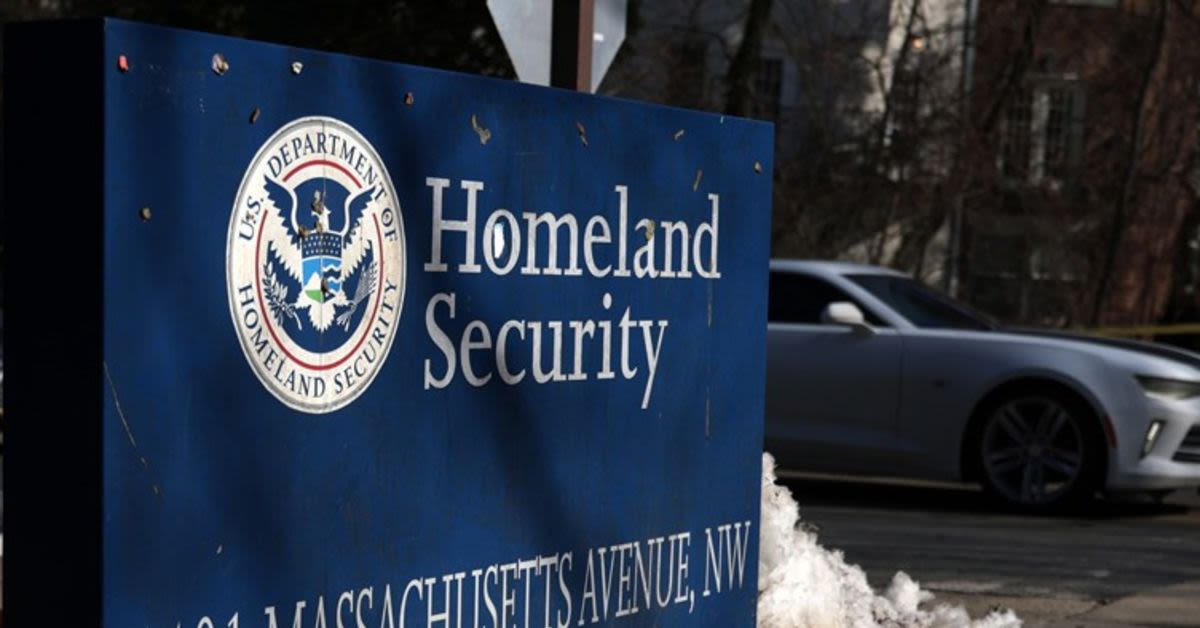 New York Times Hit Piece On Trumps ICE Policy Just Got ShreddedBy DHS Itself