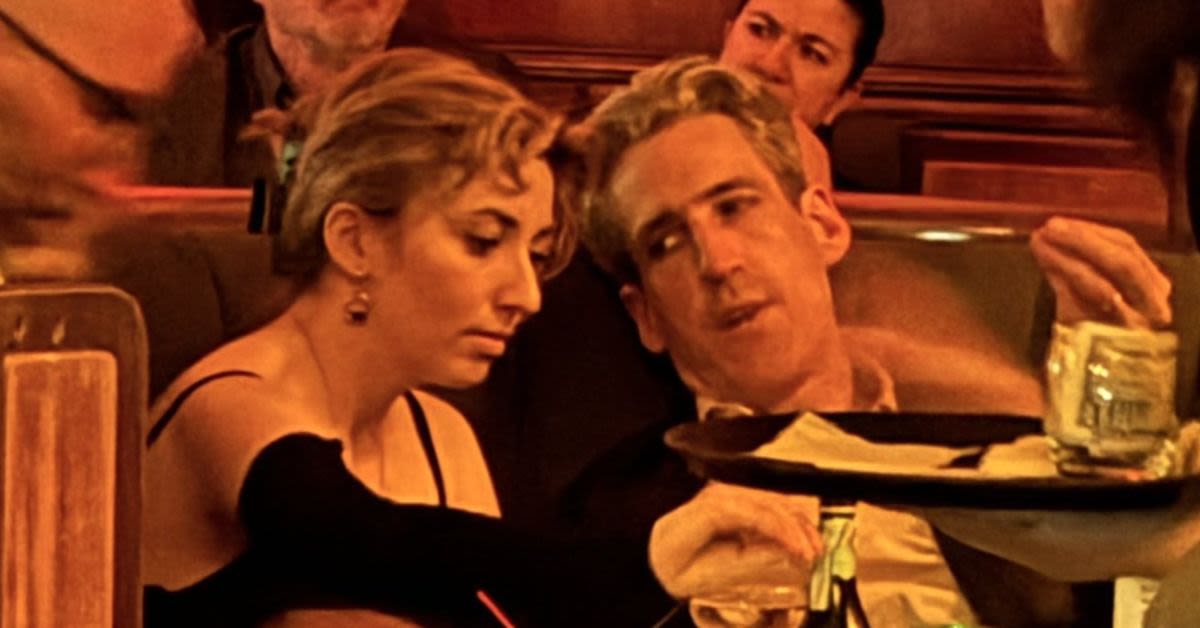 Center Stage: Viral Bar Photos Rock High-Stakes Illinois House Primary