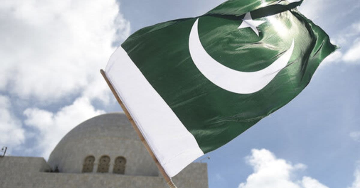 Nuclear-Armed Pakistan Sends 8,000 Troops To Saudi Arabia As Trump Rejects Iran DealIs A Massive Showdown Coming?