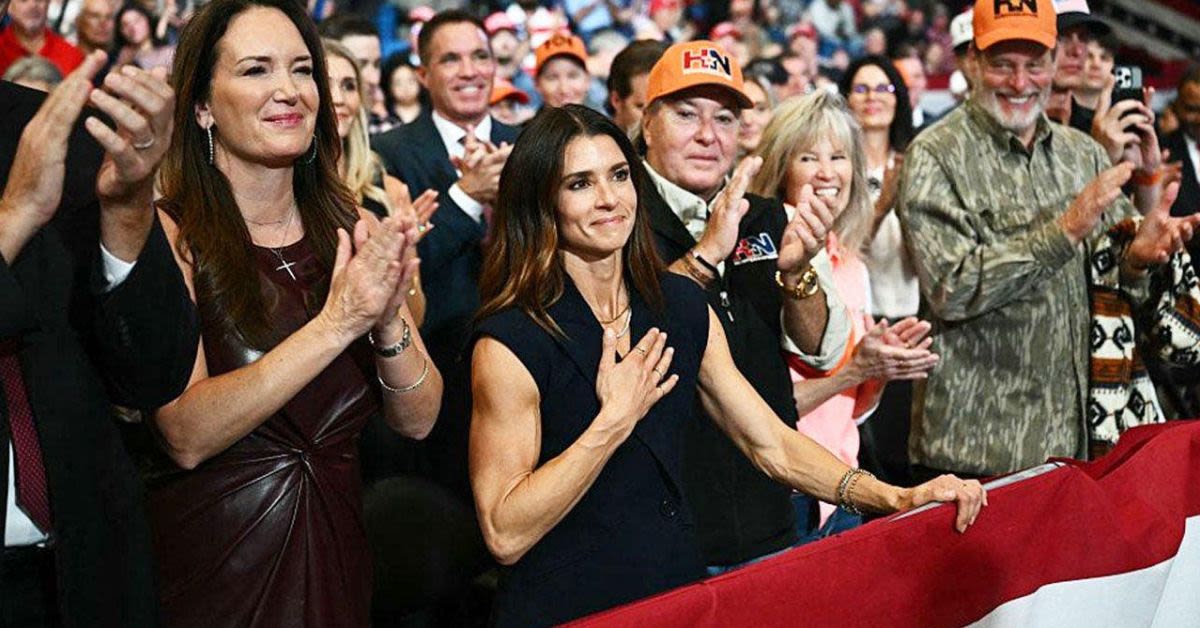 Danica Patrick Rides Air Force One With TrumpThen Drops A 7-Word Line His Base Will Love