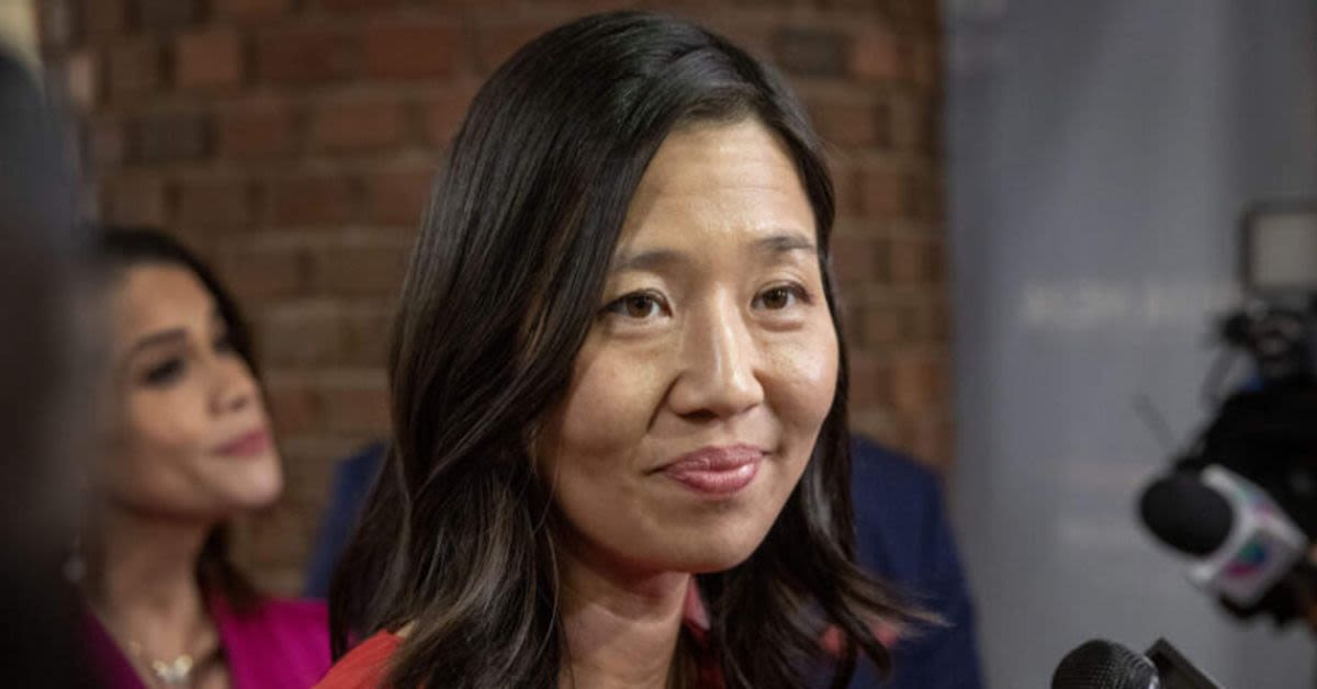 ICE Agents Storm Boston Neighborhood After Wus Sanctuary Order