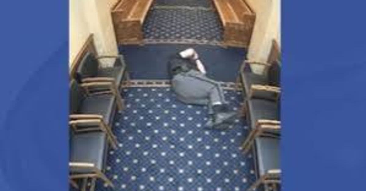 Watch: Convicted Felon Slips Off Handcuffs In Ohio Courthouse And Turns Sentencing Into Bloody Takedown