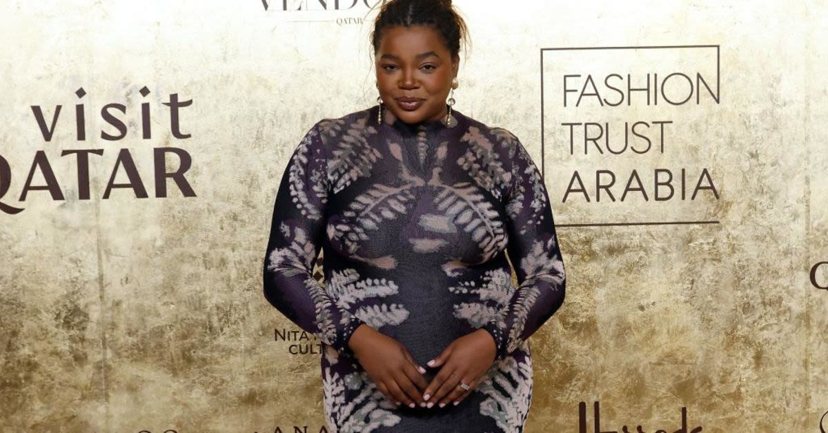 Mamdani's Stylist Sparks Fury After Turning First-Class Seat Swap Into Rosa Parks Moment