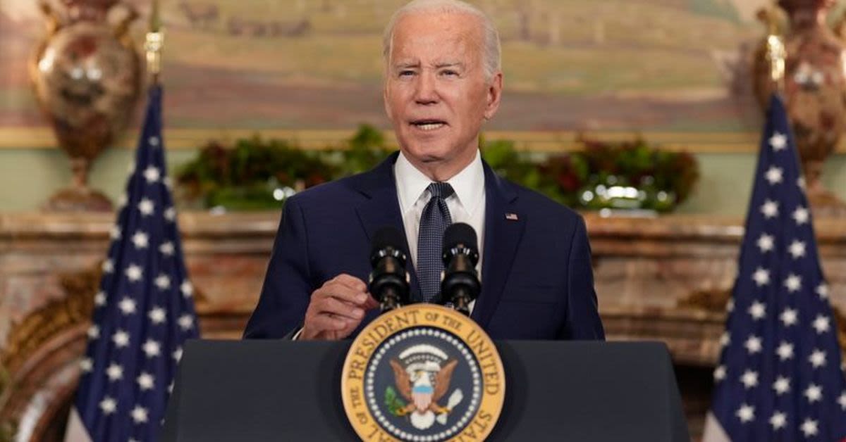 Trump Accuses Biden Of Scripted Press Conferences After Joe&#039;s Caught With Cheat Sheets And Preplanned Questions