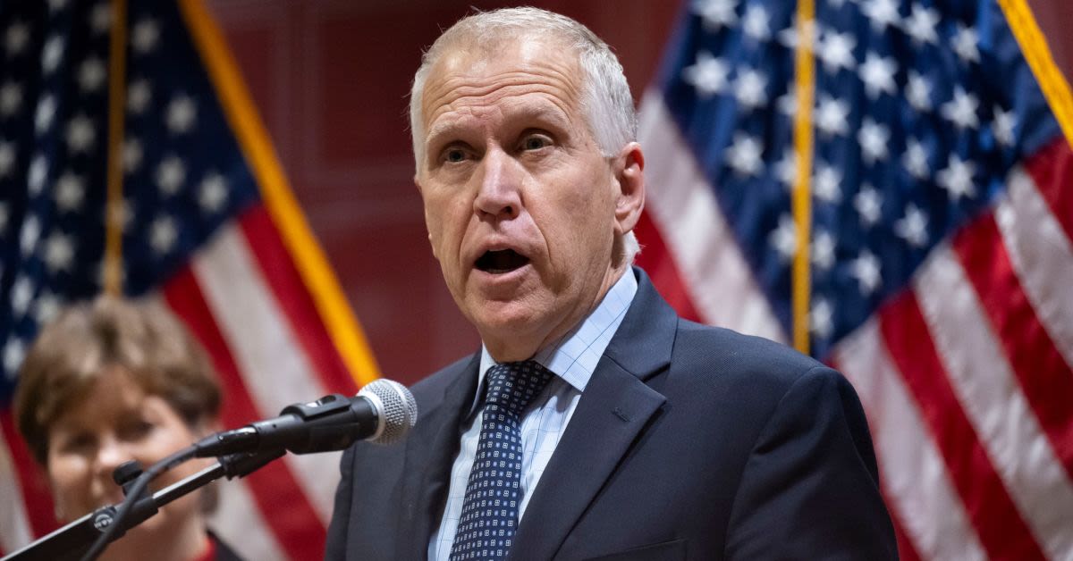 Sen. Tillis Goes Full Blackmail: Demands Trump Meddle In Jerome Powell Investigation Or Else!