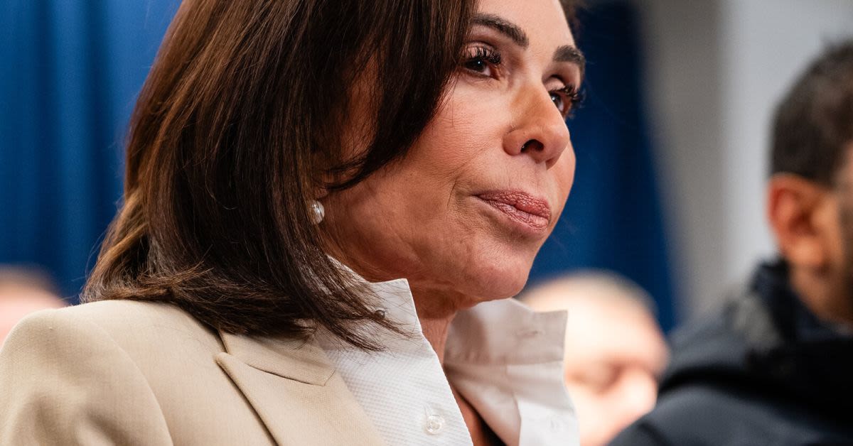 Trump Rips Pirro After Reflecting Pool Vandalism Case Suddenly Collapses