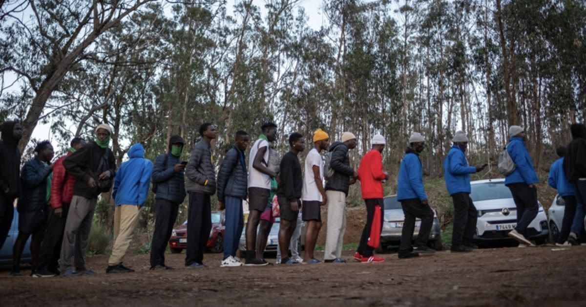 Spains Socialist Regime Just Handed Illegal Migrants A Golden Ticket