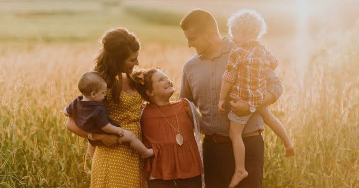 Nuclear Families Are In Steep Decline In Cities. A New Report Calls Suburbs Marriage Gardens