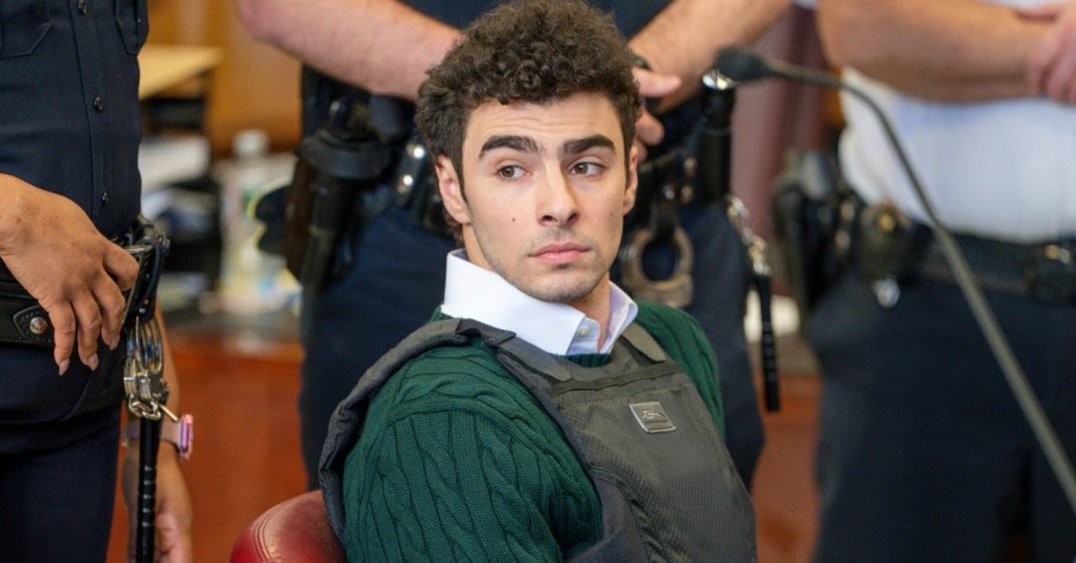 Mangione Courtroom Circus Goes Viral As Fangirl Reporters Spark Online Firestorm
