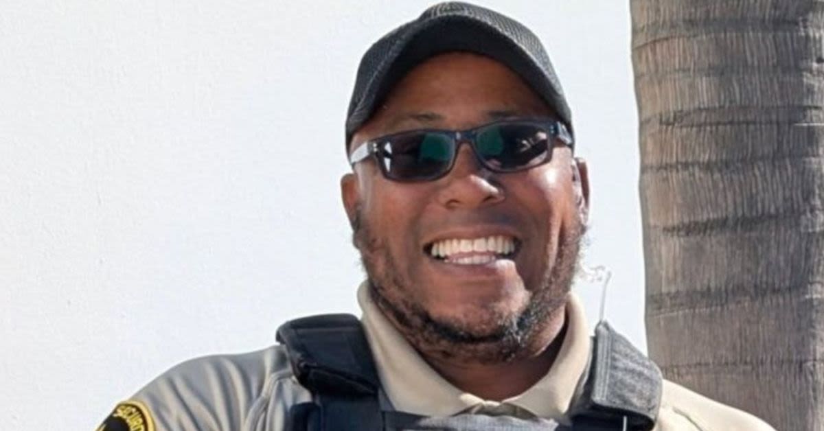 Watch What Happened After This Armed Guard Stepped Between Teen Gunmen And Dozens Of Children?