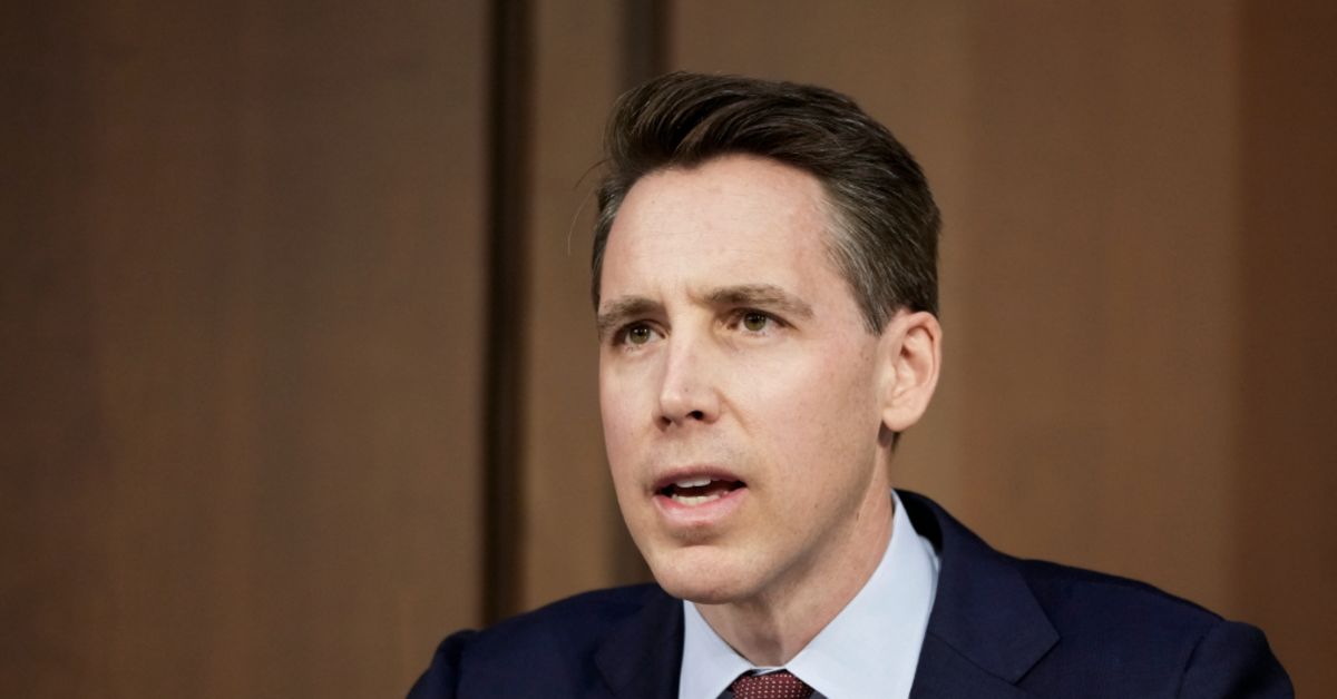 Josh Hawley Just Launched A Direct Attack On The Abortion PillHeres What His Bill Would Do